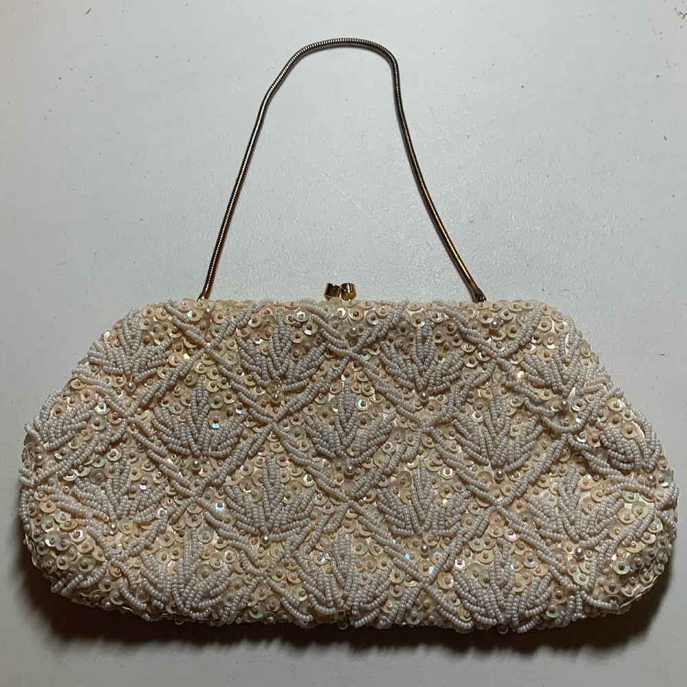 Vintage JEM Ivory & White Sequined/Beaded w/Gold chain & HW Handbag Gently Used